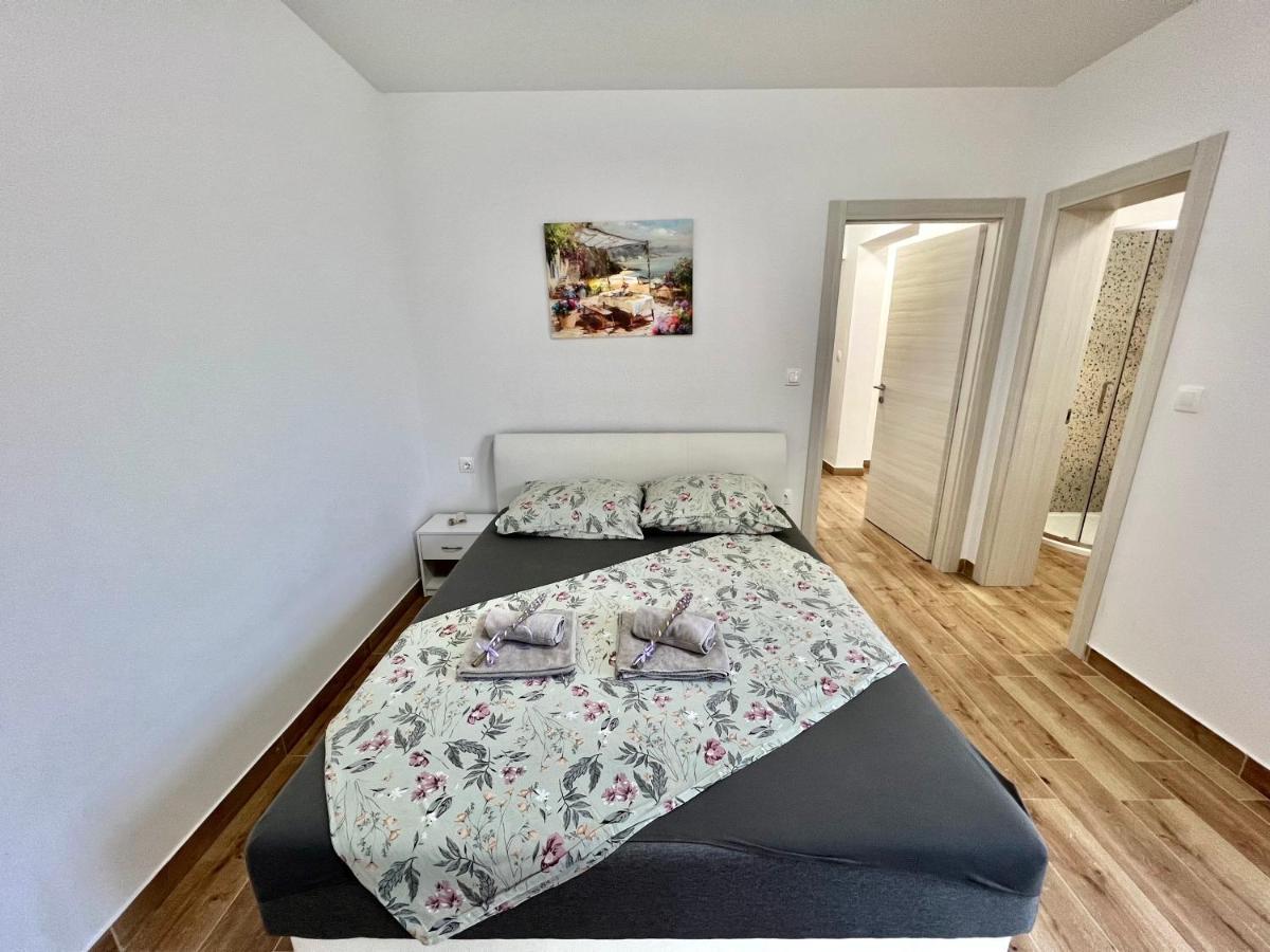 Fantasia Del Mare Apartment And Rooms Dramalj Exterior photo