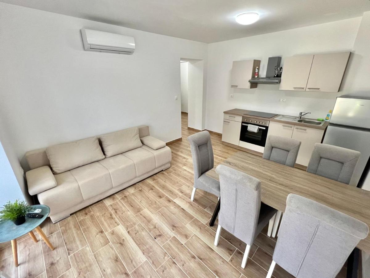 Fantasia Del Mare Apartment And Rooms Dramalj Exterior photo